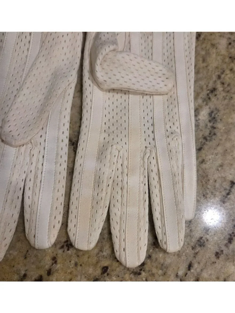 Vintage Womens Size 6.5 M/L Off-White Cotton Mesh Leather Stripe Gloves